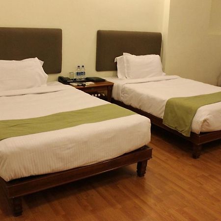 The Cent Hotel Hyderabad Exterior foto